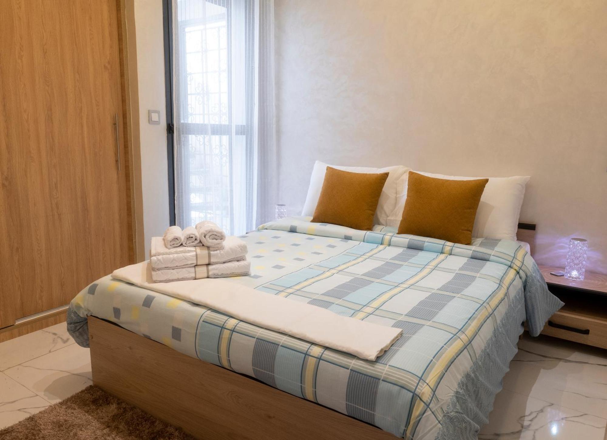 Elegant And Modern 10 Min From Center Of *